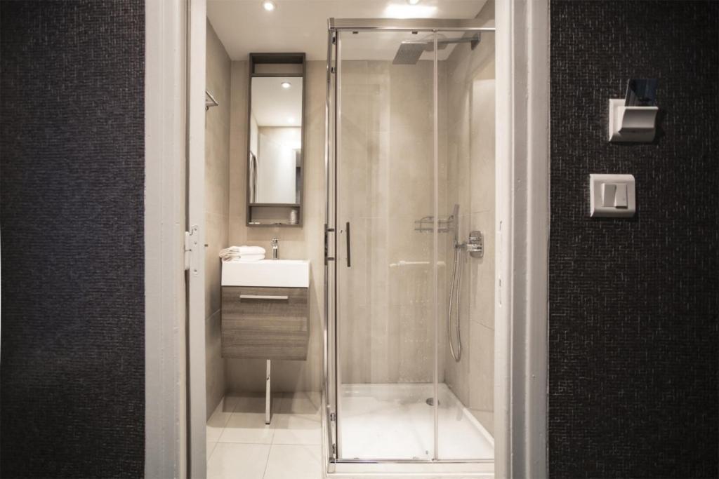 Single Room,33118507:JPEG